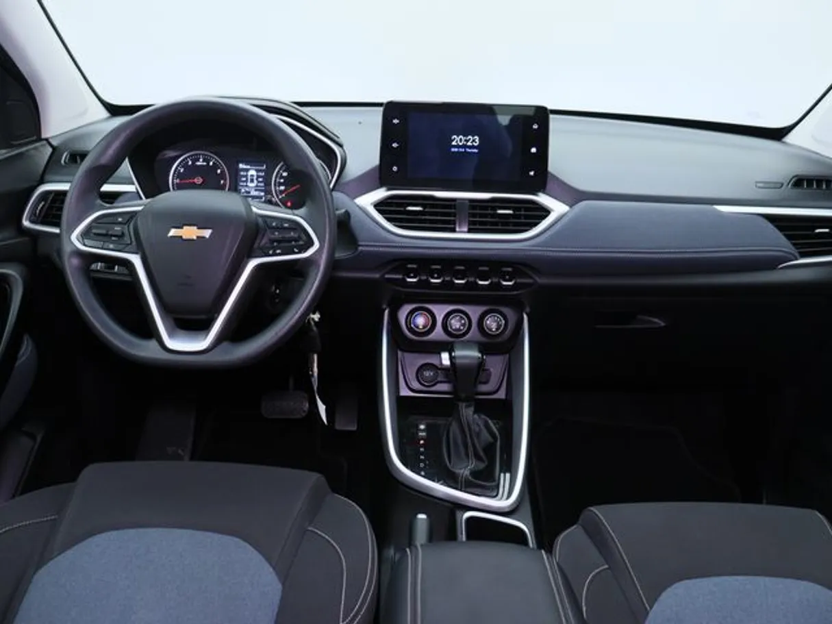 Car image 14