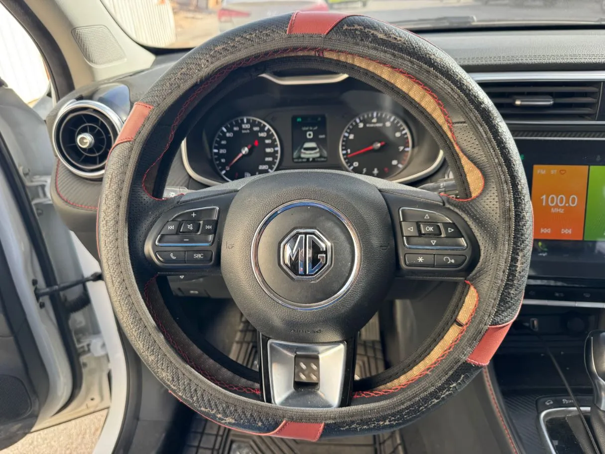 Car image 17