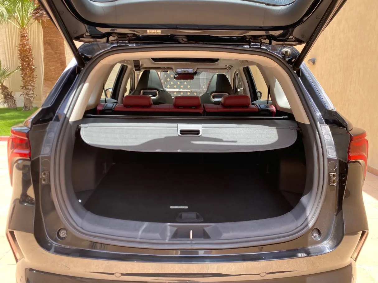 Car image 20