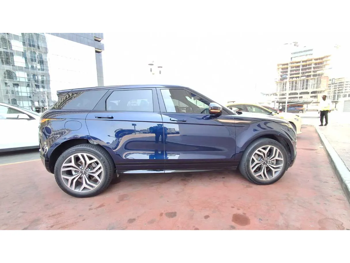 Car image 4