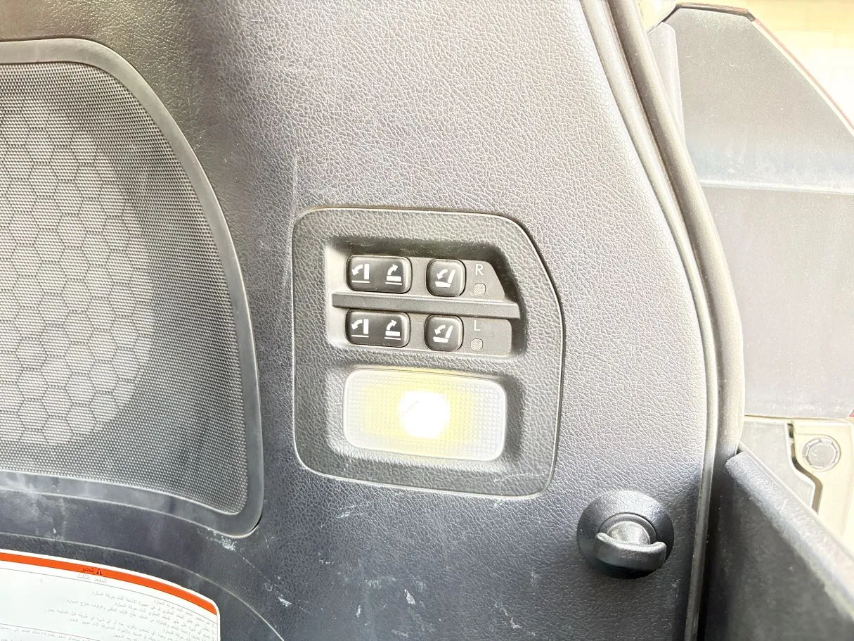 Car image 33