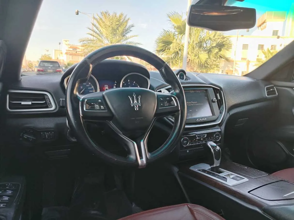 Car image 23