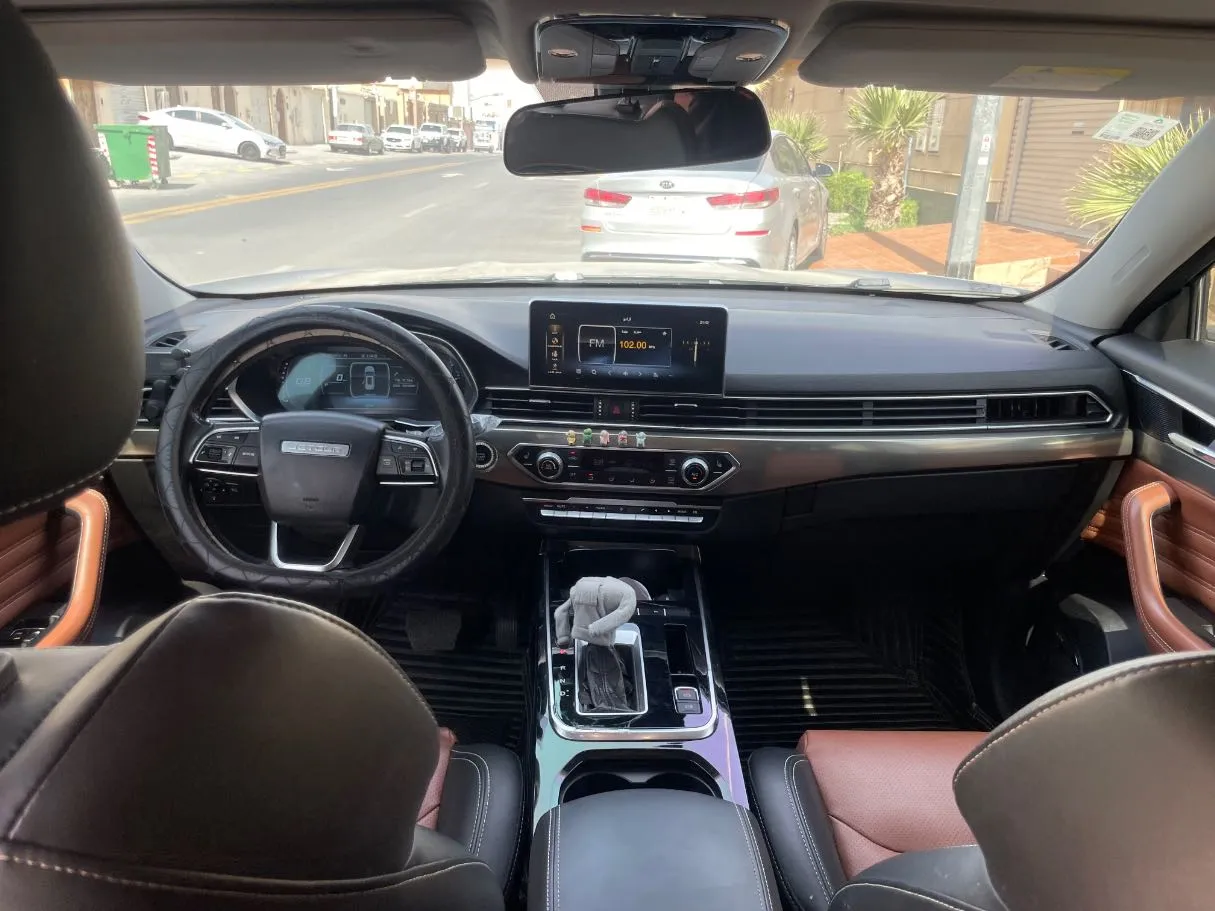 Car image 17