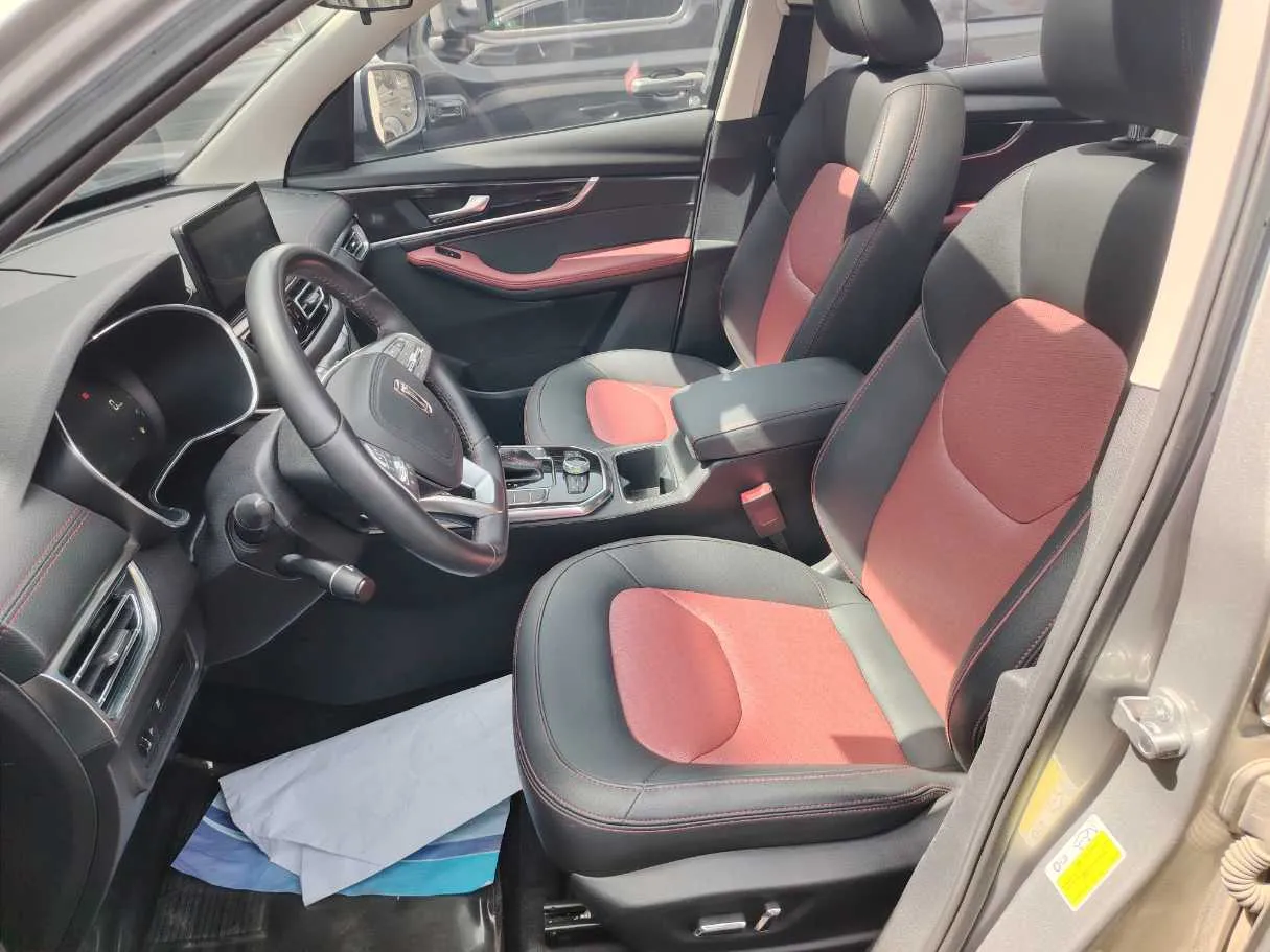 Car image 14