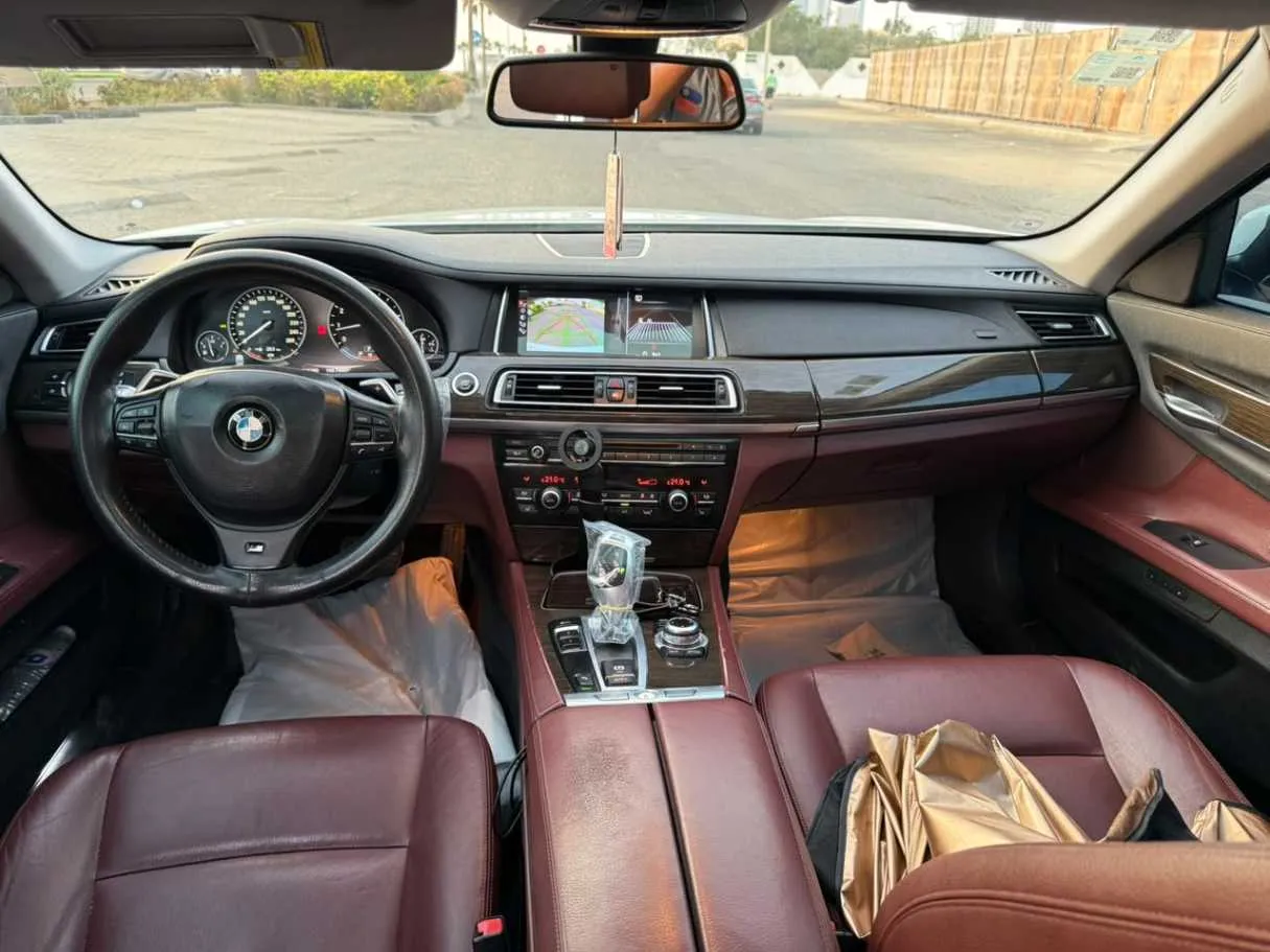 Car image 21
