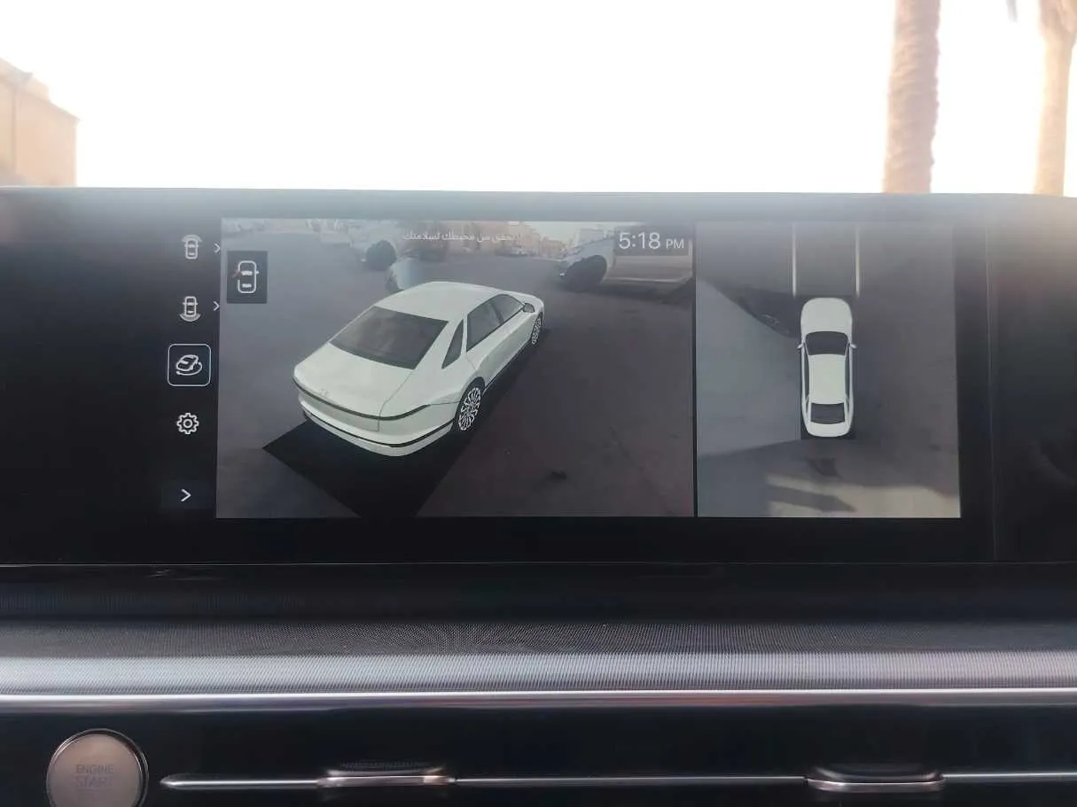 Car image 18
