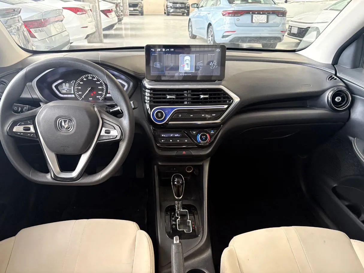 Car image 17