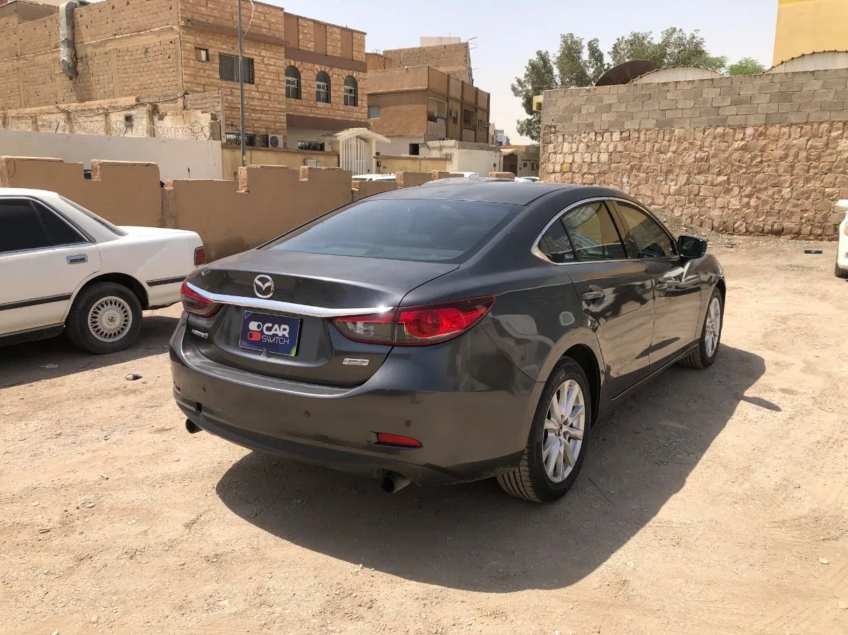Car image 5