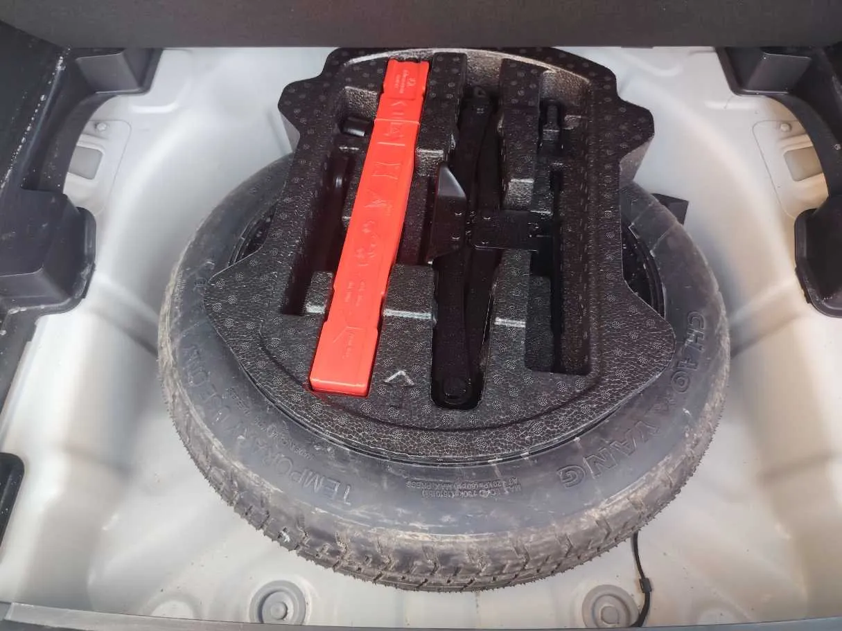 Car image 28