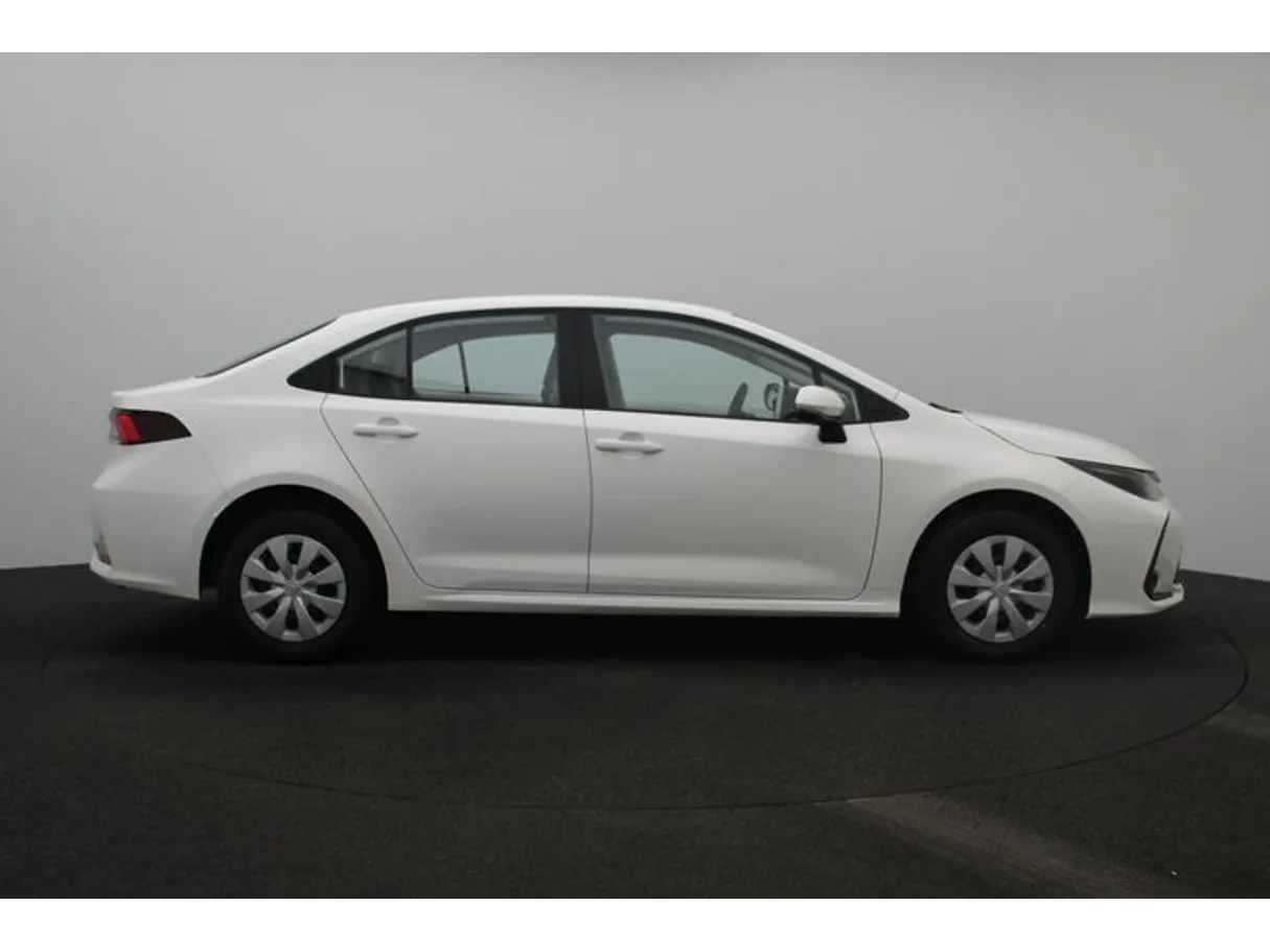 Car image 13
