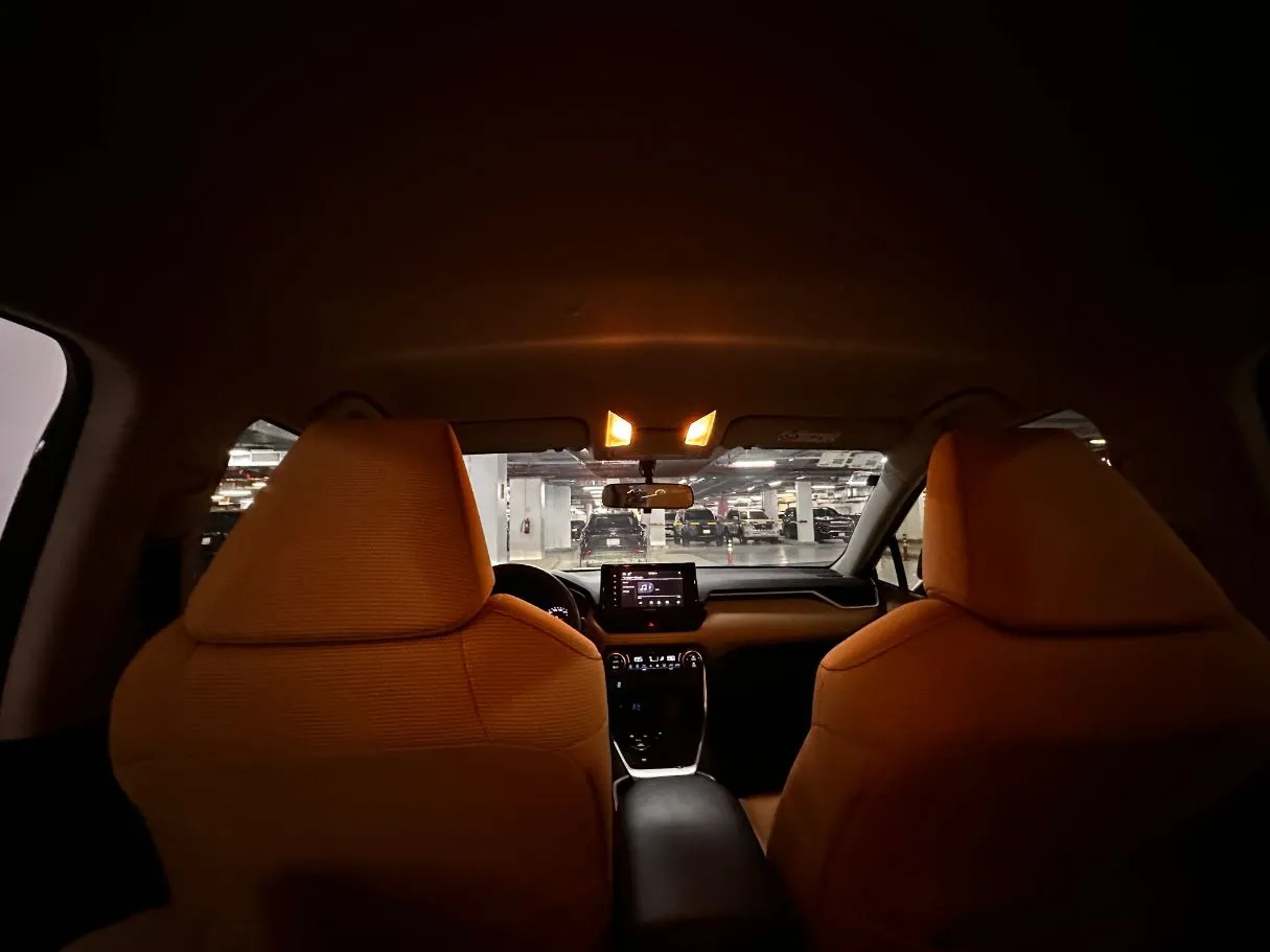 Car image 27