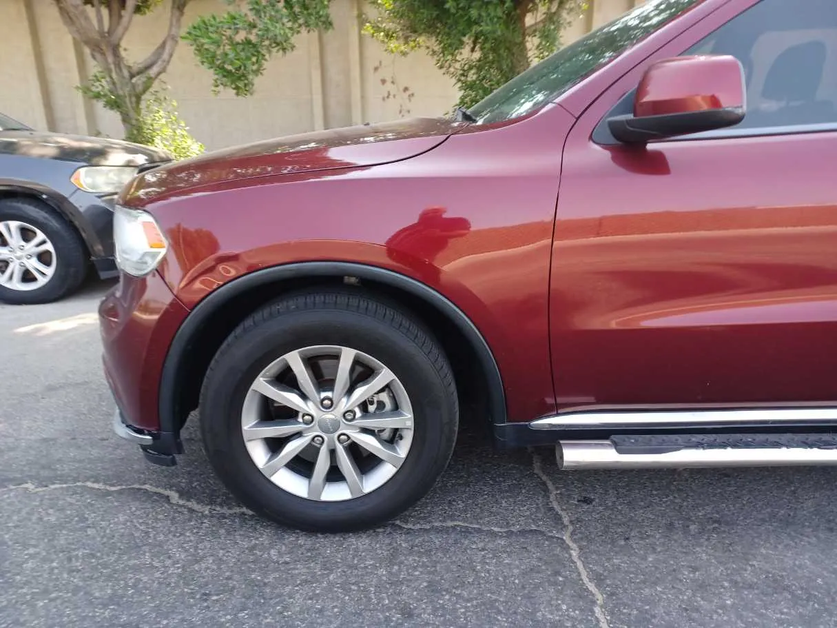 Car image 9
