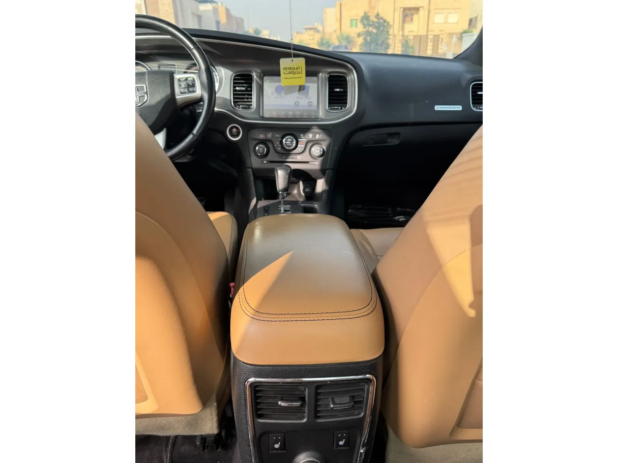 Car image 17
