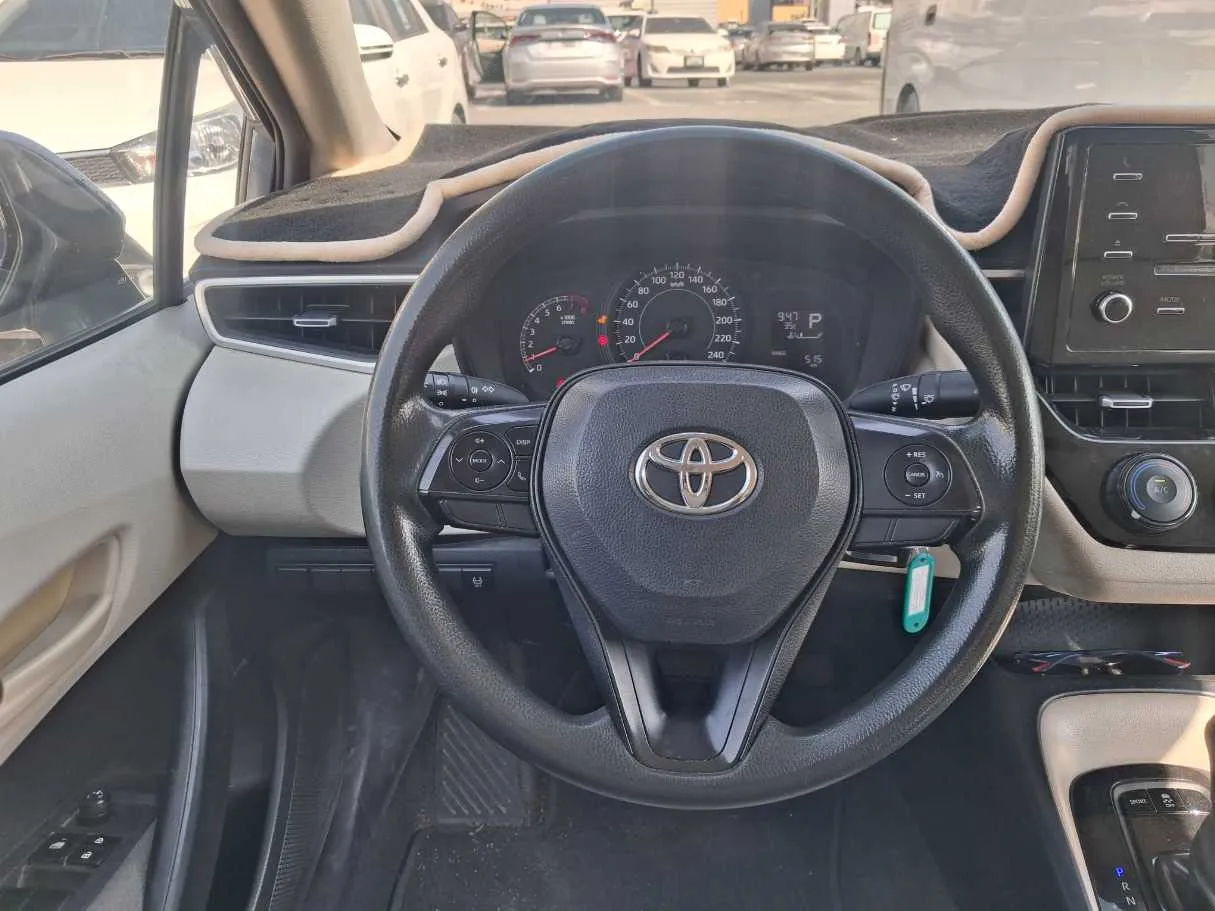 Car image 19