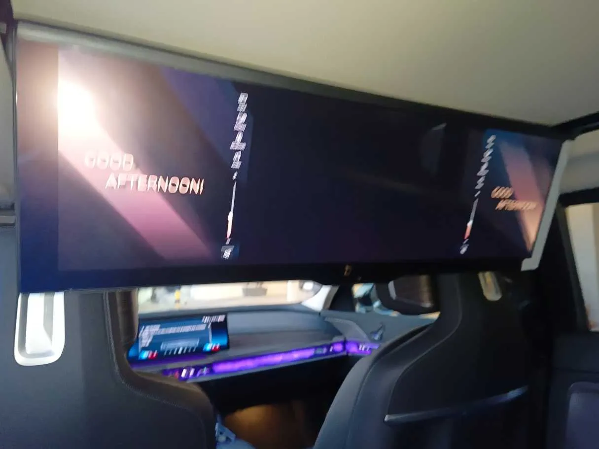 Car image 27