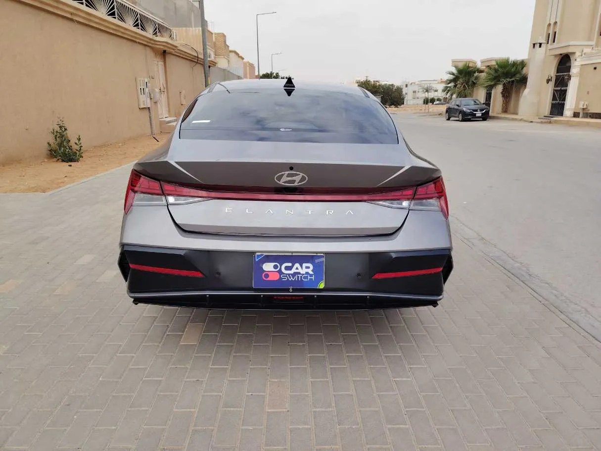 Car image 6
