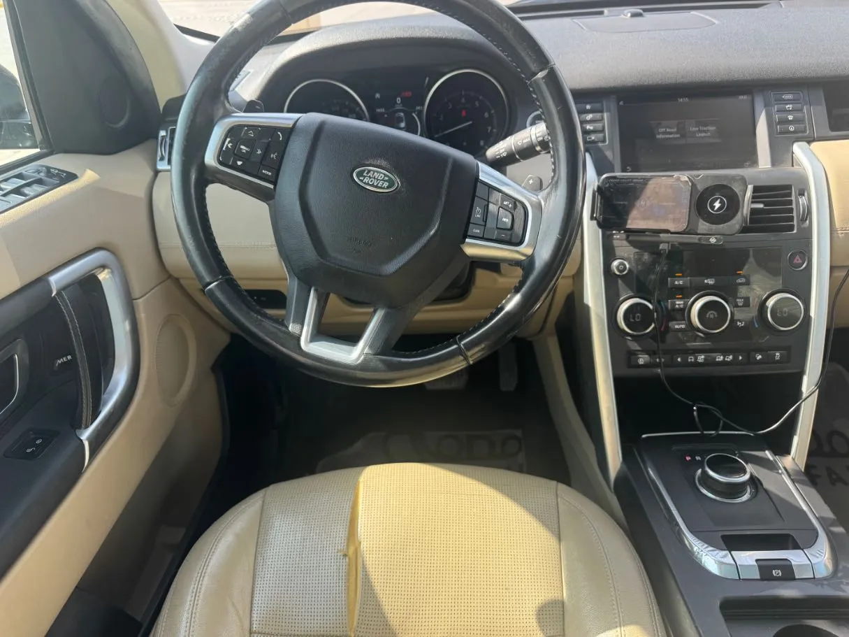Car image 17