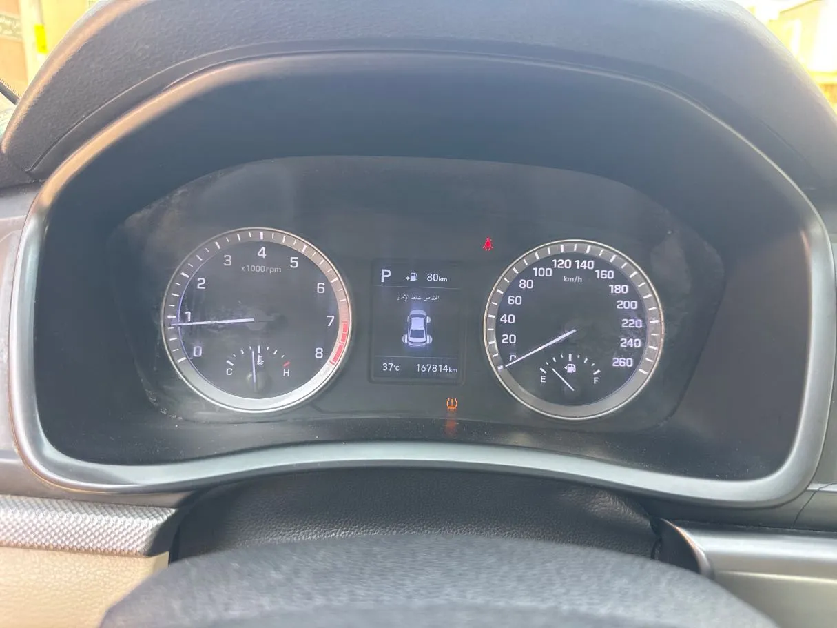 Car image 18
