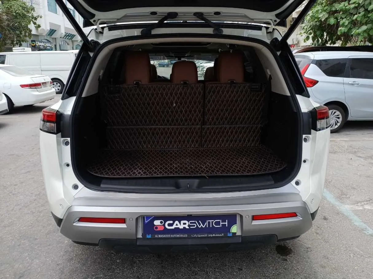 Car image 27
