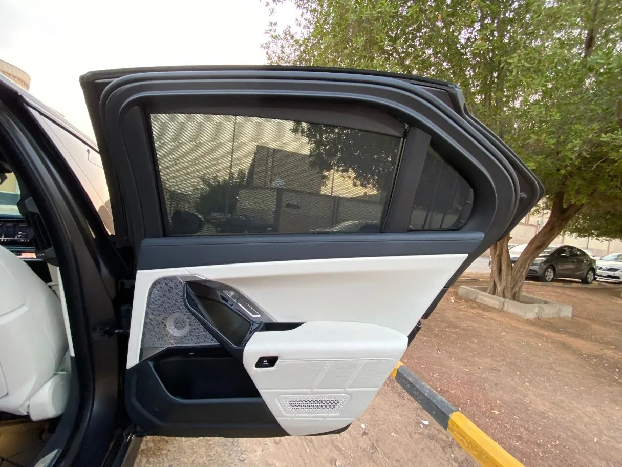 Car image 34
