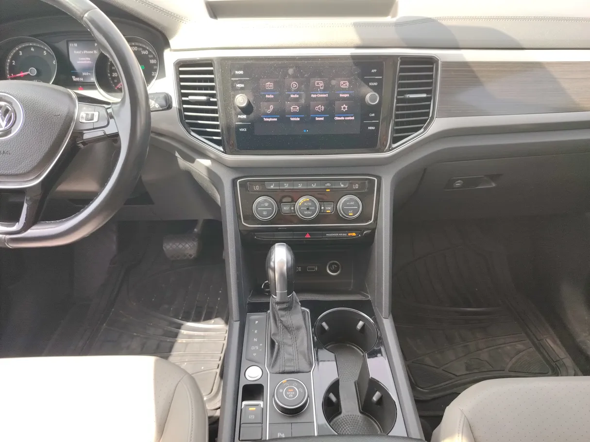 Car image 20
