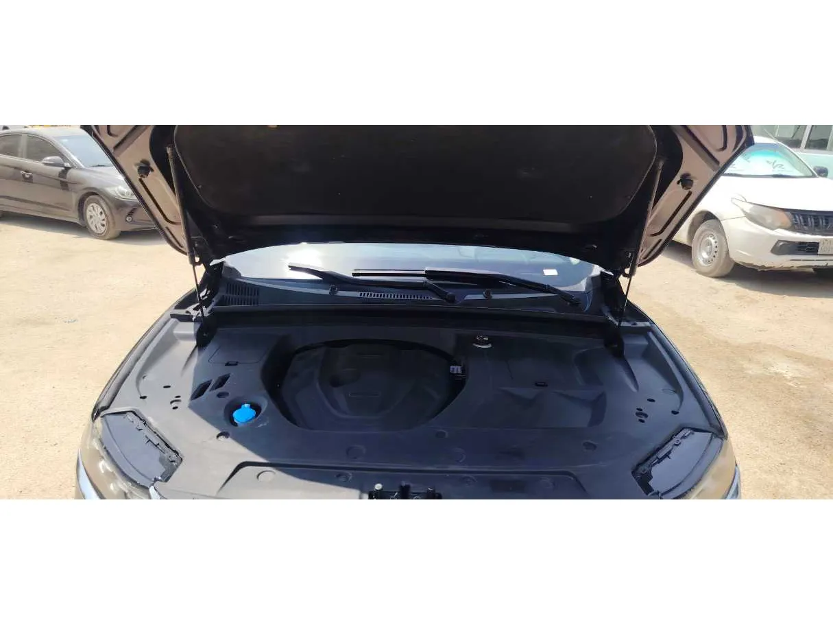 Car image 32