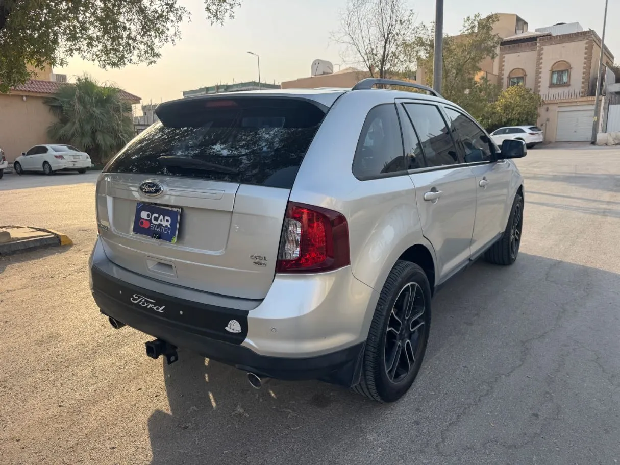 Car image 5