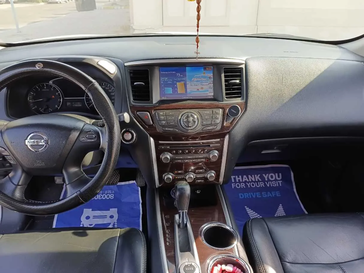 Car image 17