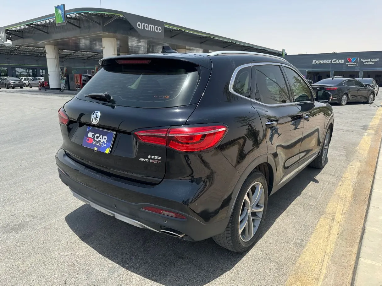 Car image 5
