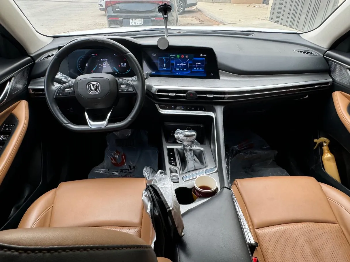 Car image 13