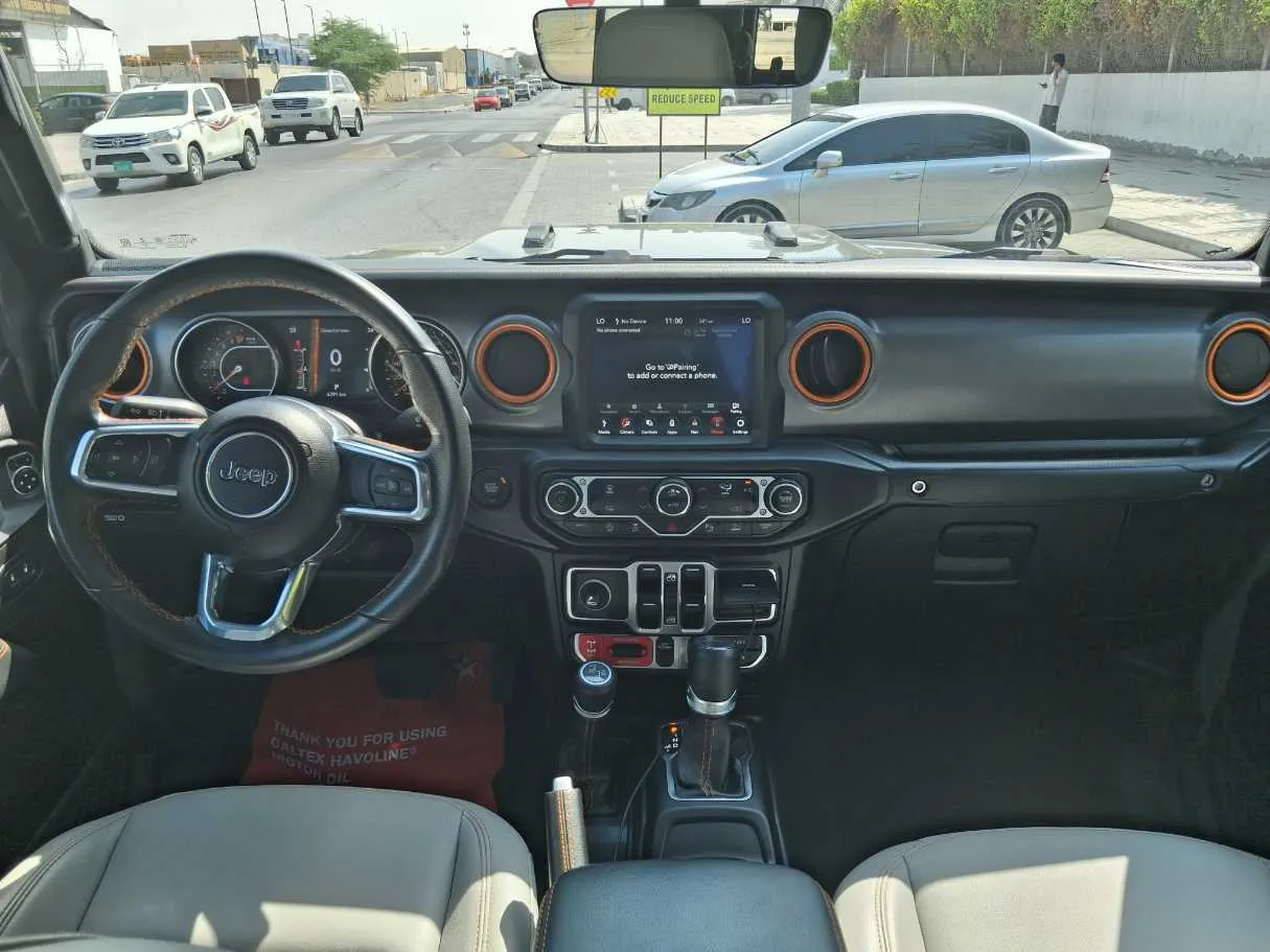 Car image 16