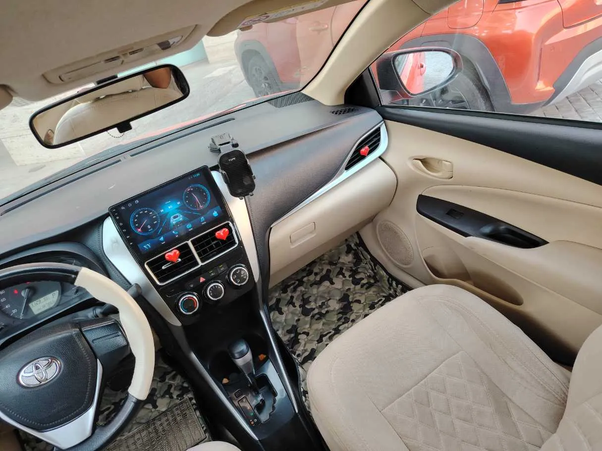 Car image 21