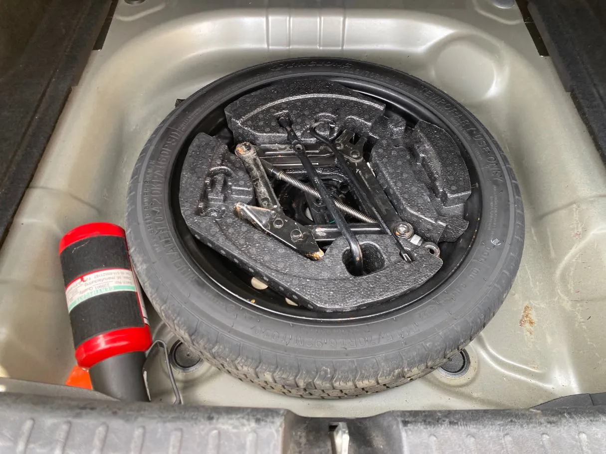 Car image 24