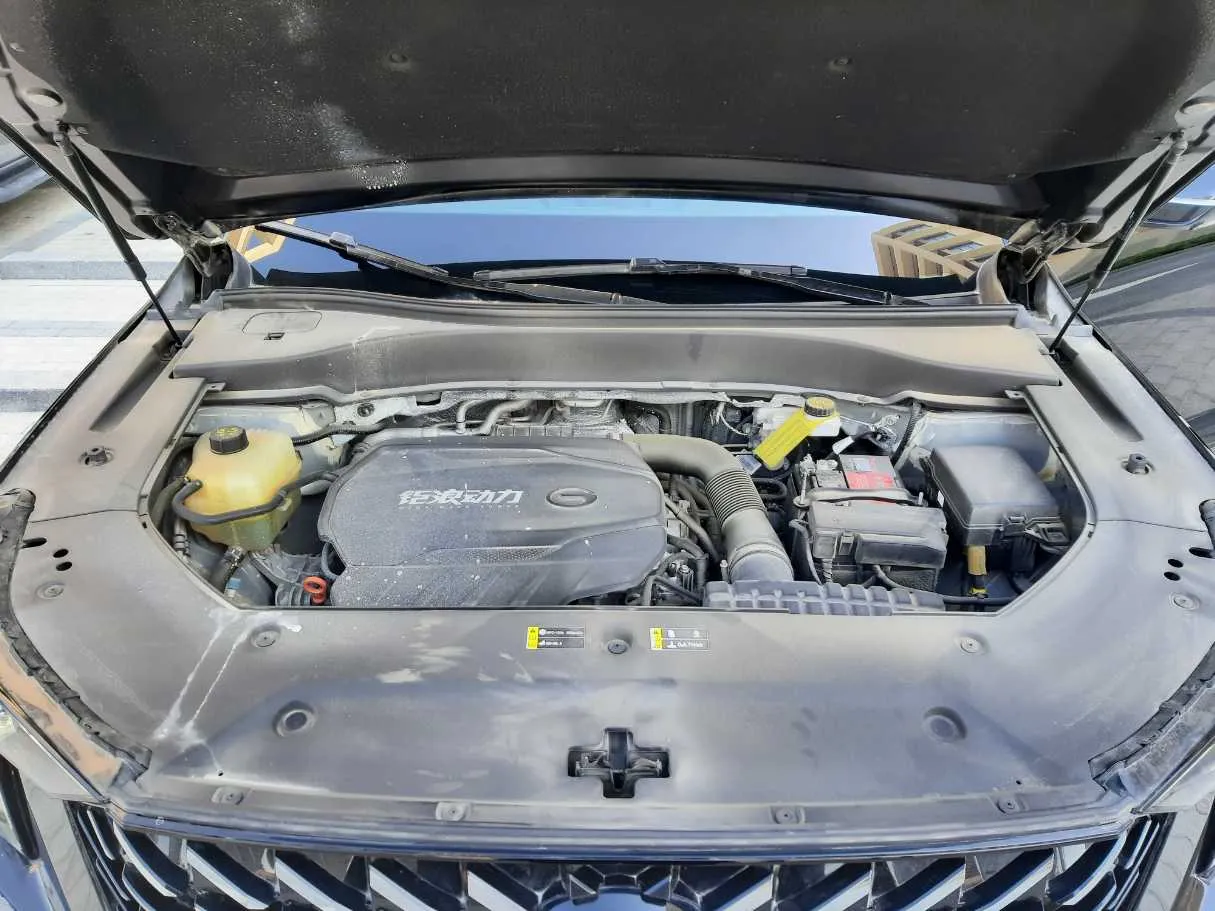 Car image 19
