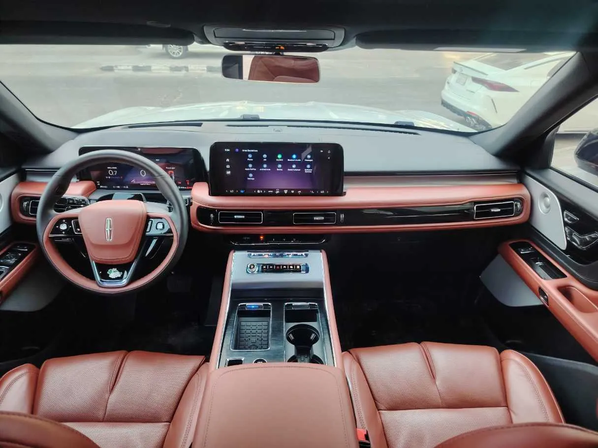 Car image 23