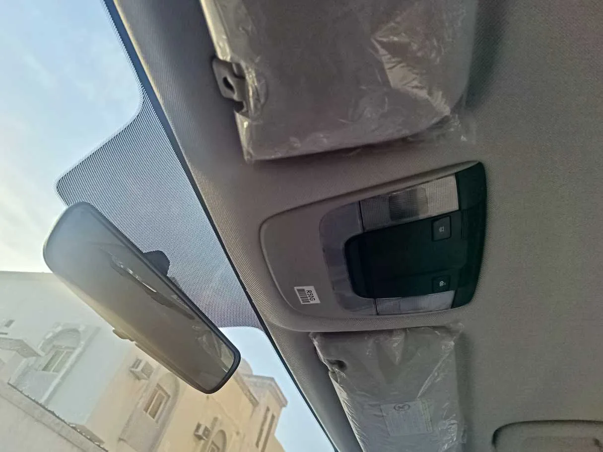 Car image 26