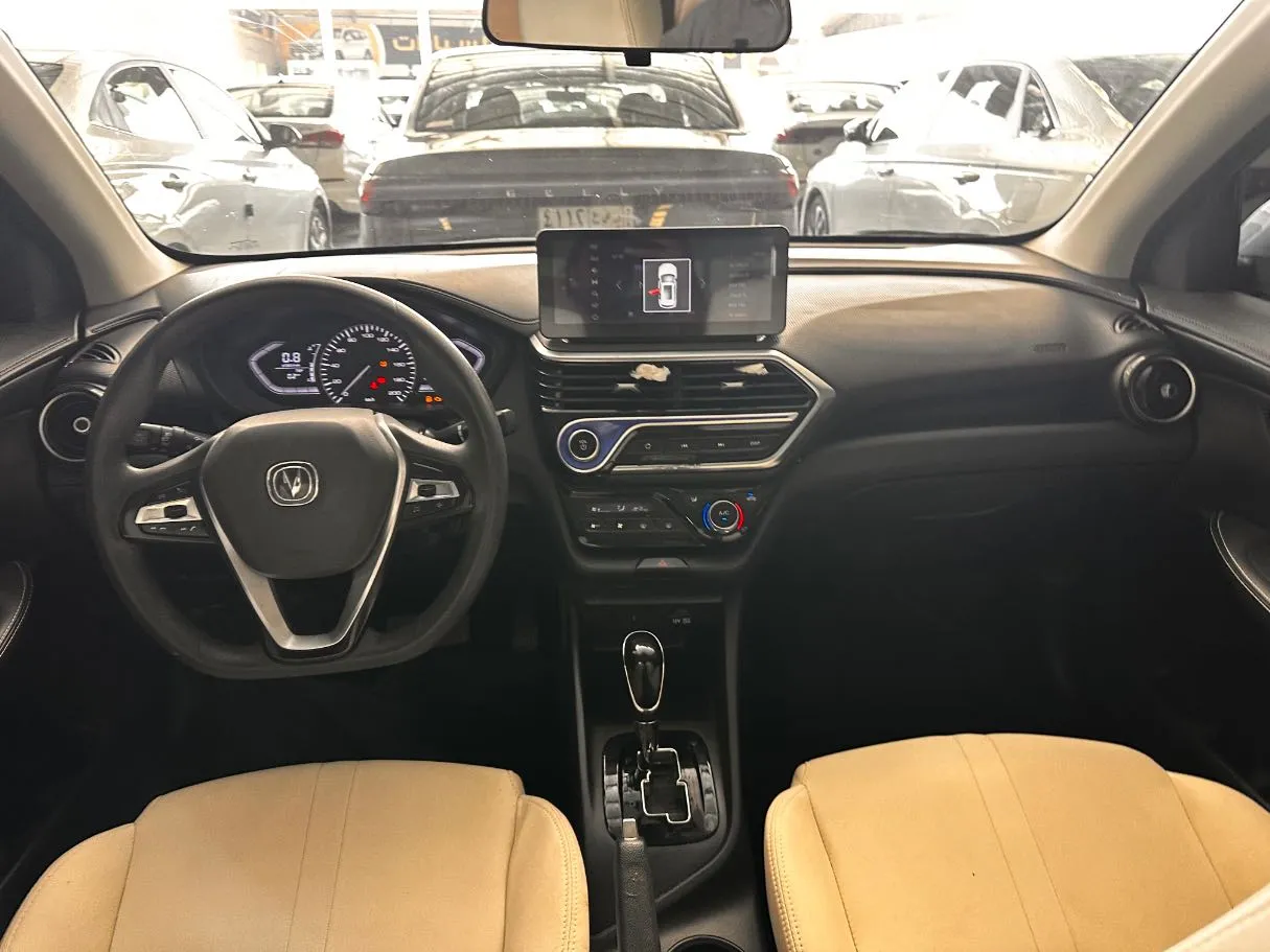 Car image 18