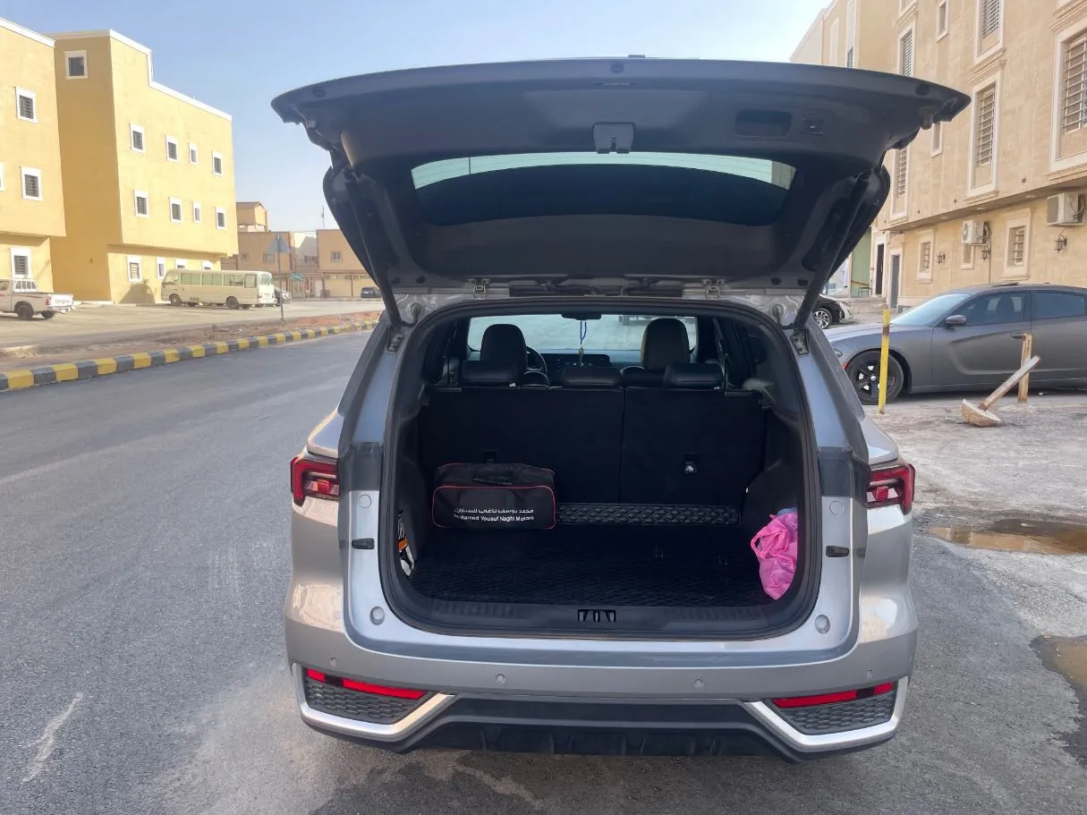 Car image 22