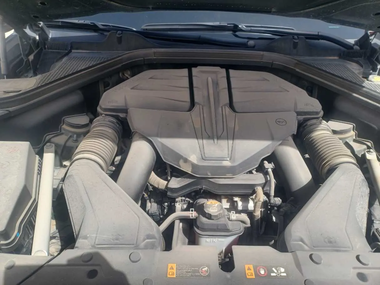 Car image 25