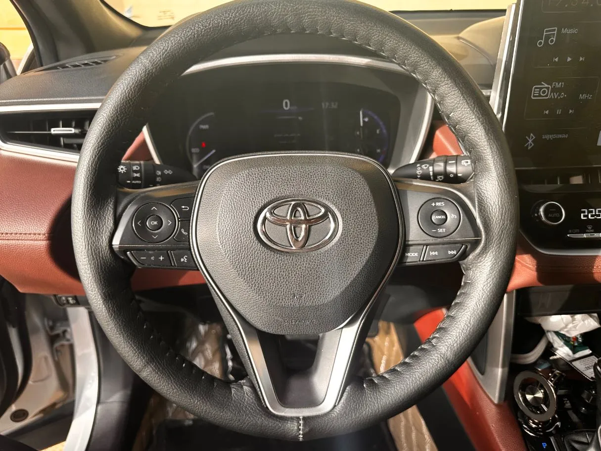 Car image 21