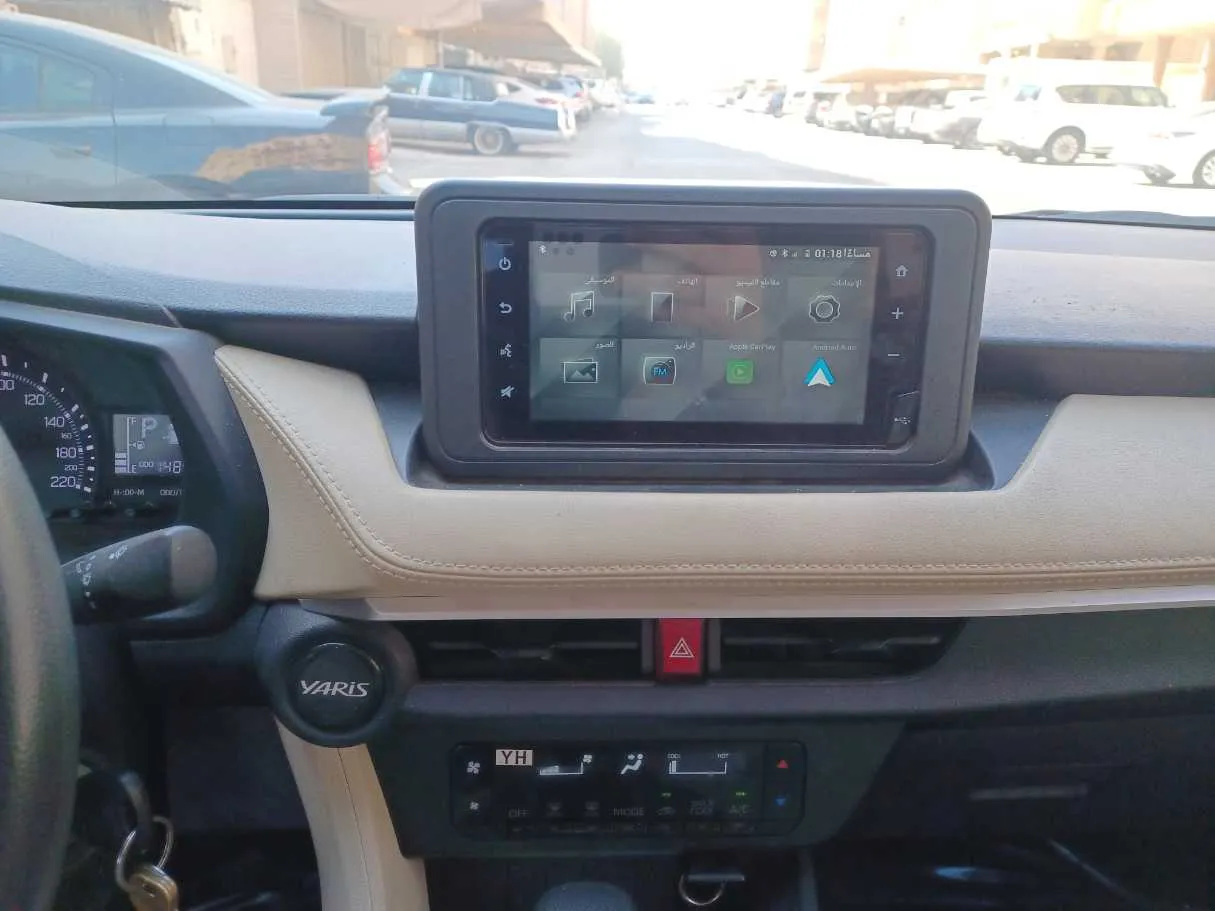 Car image 14