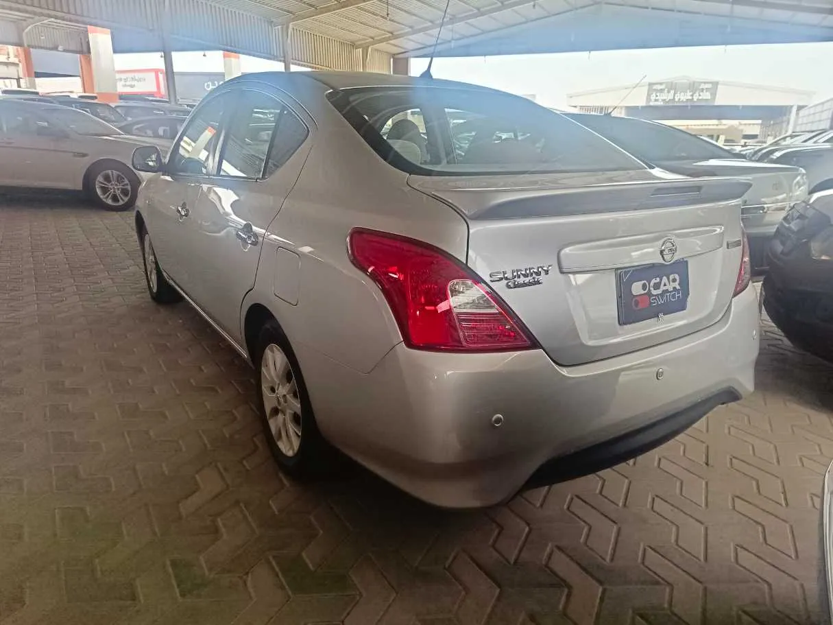 Car image 6