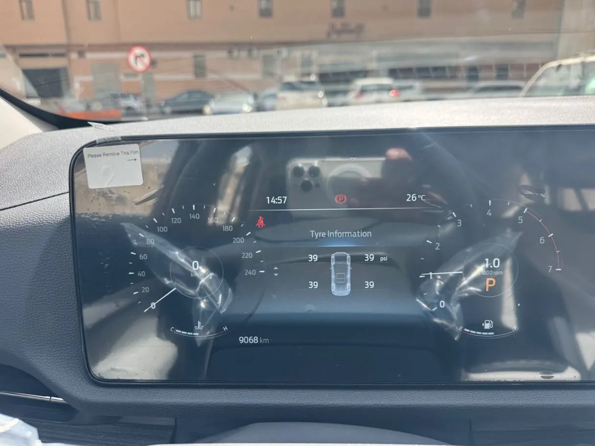 Car image 18