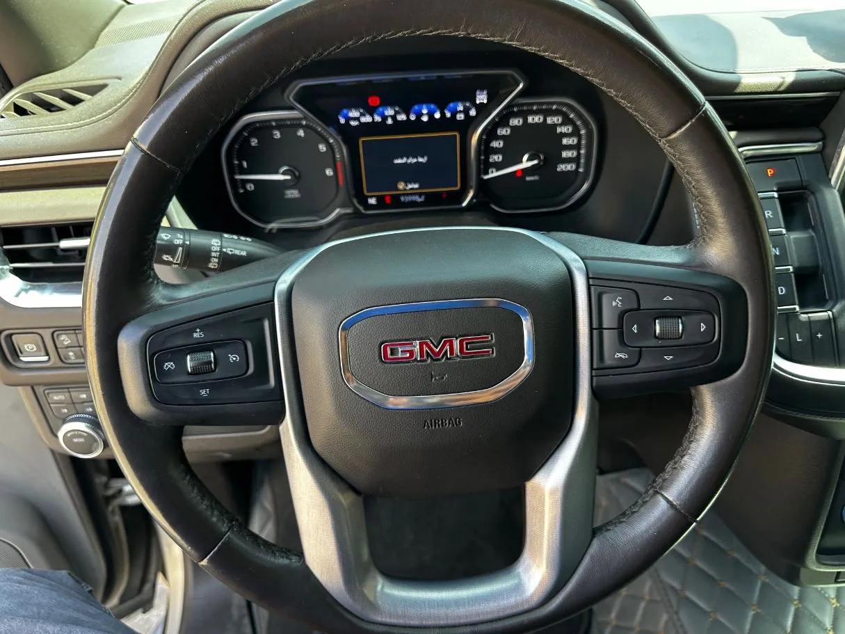 Car image 18