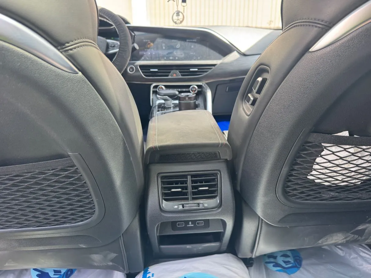 Car image 21