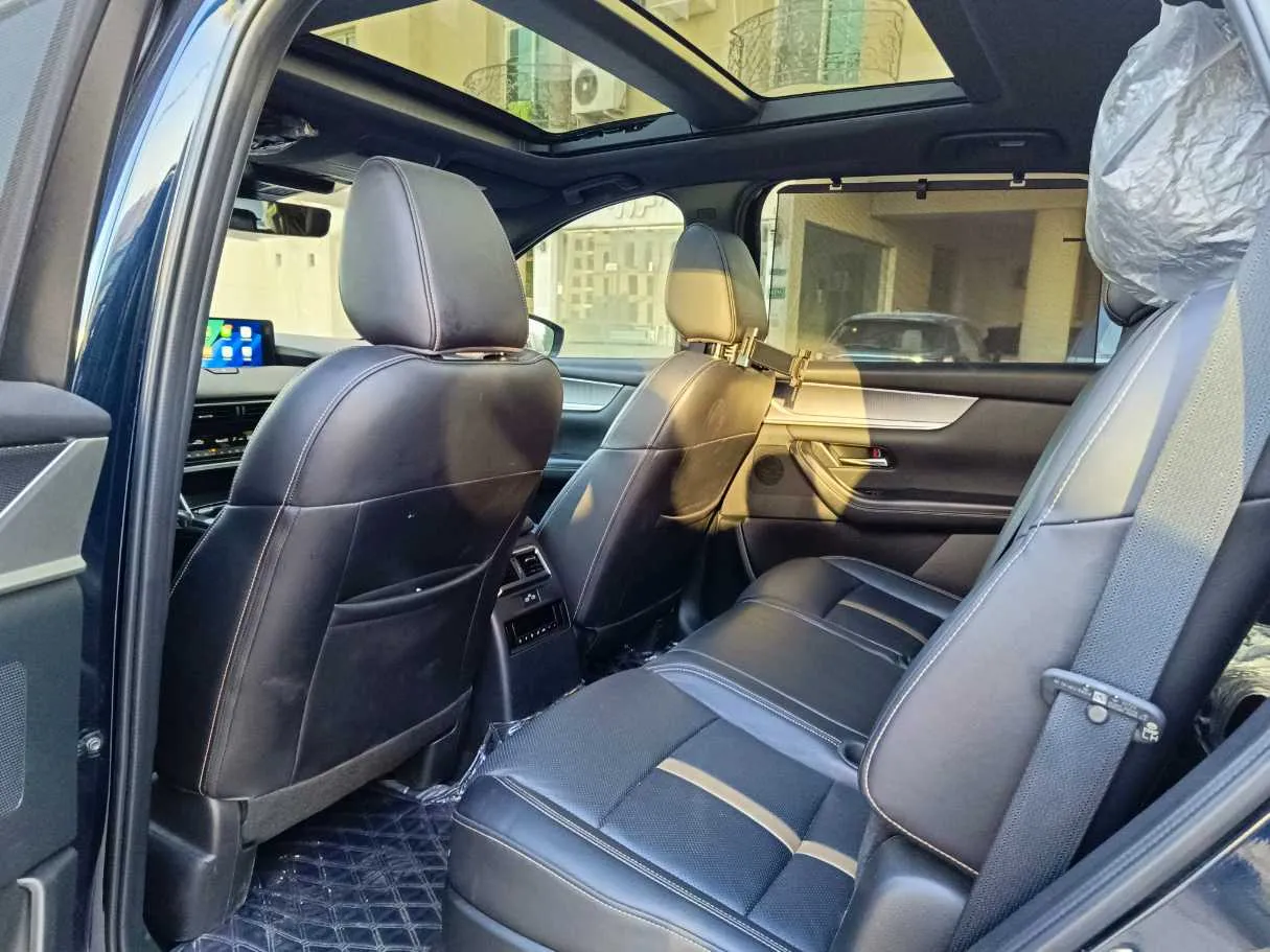 Car image 21