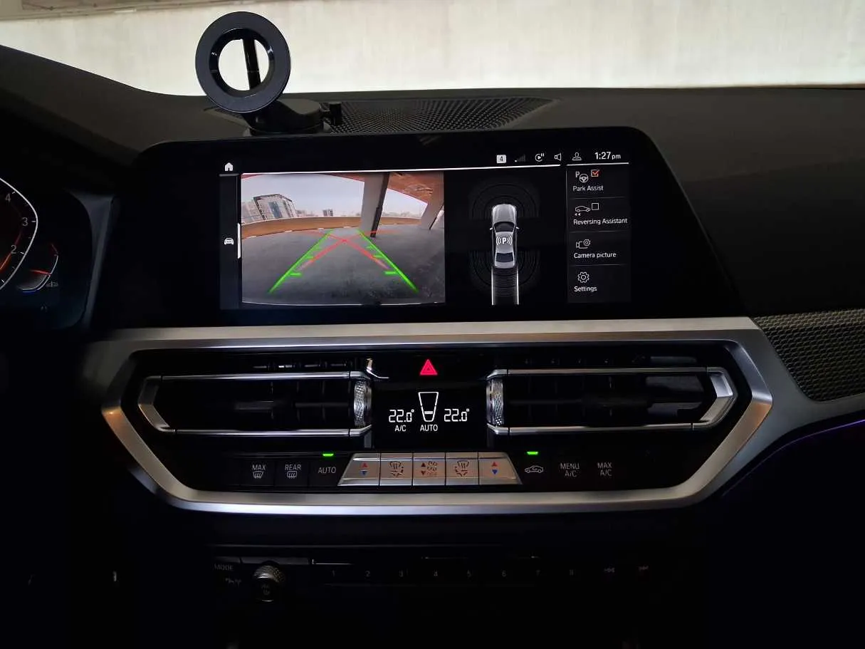 Car image 15