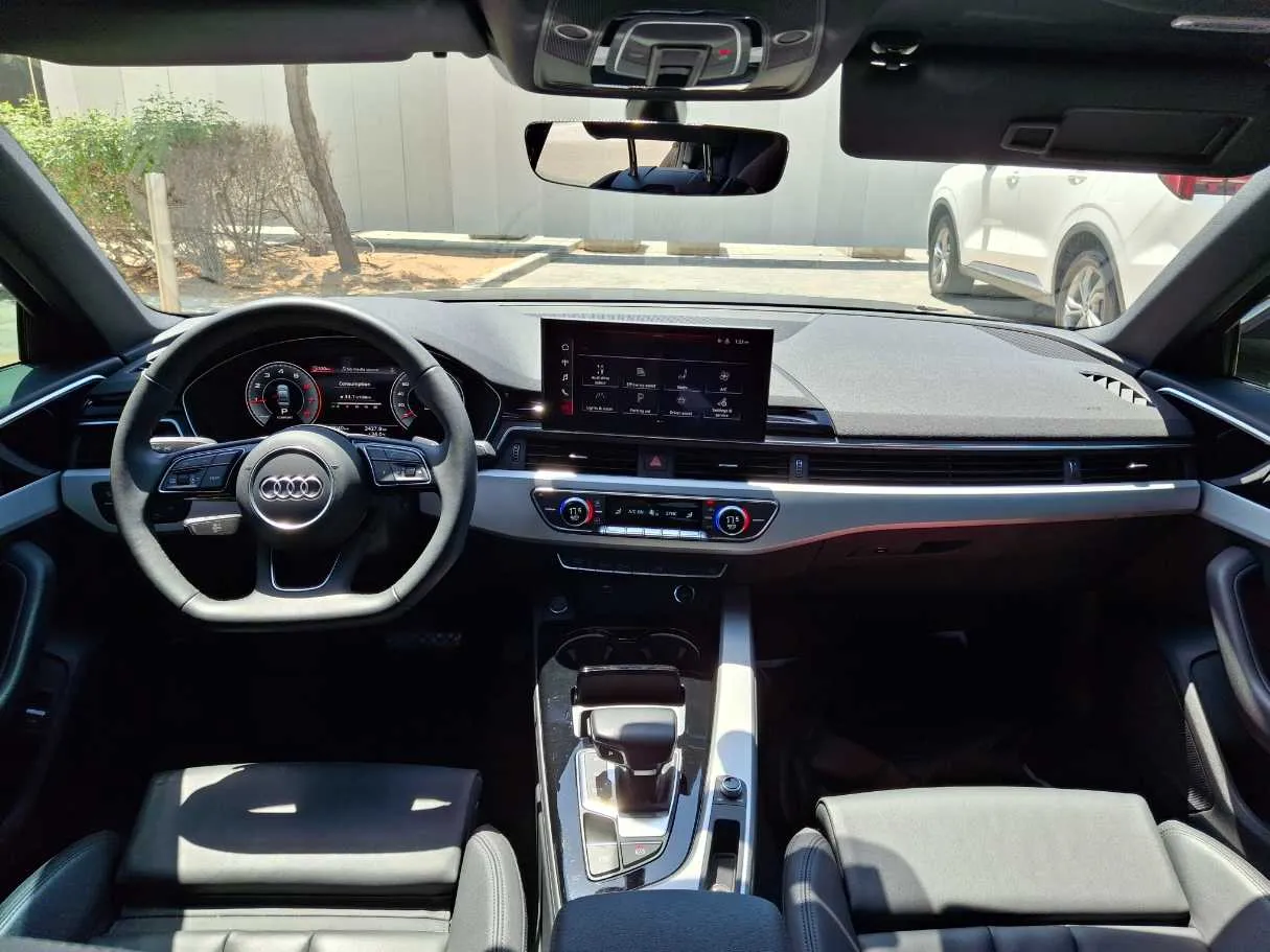 Car image 15