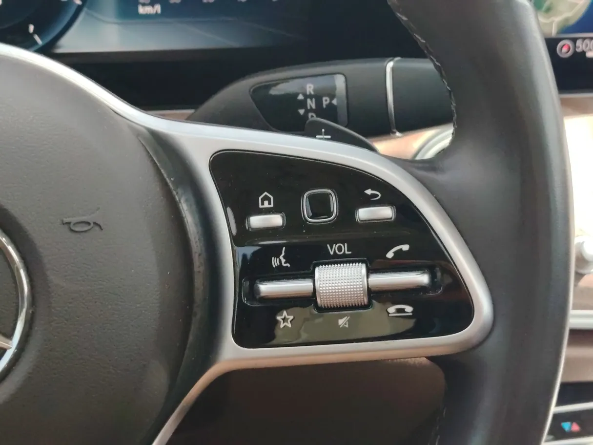 Car image 37