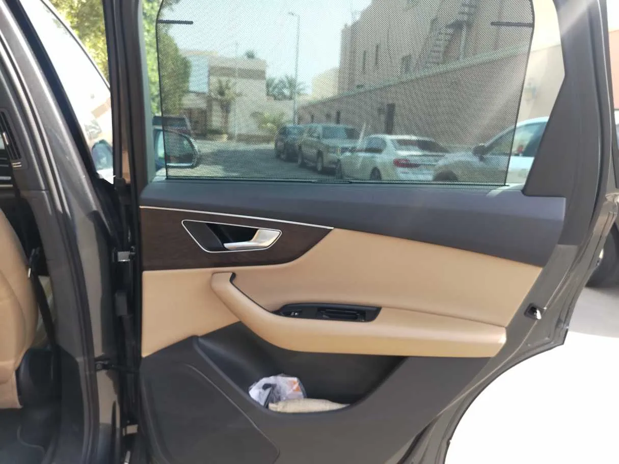 Car image 35